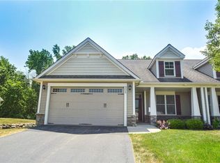 305 Carriage Path Ct, Webster, NY 14580