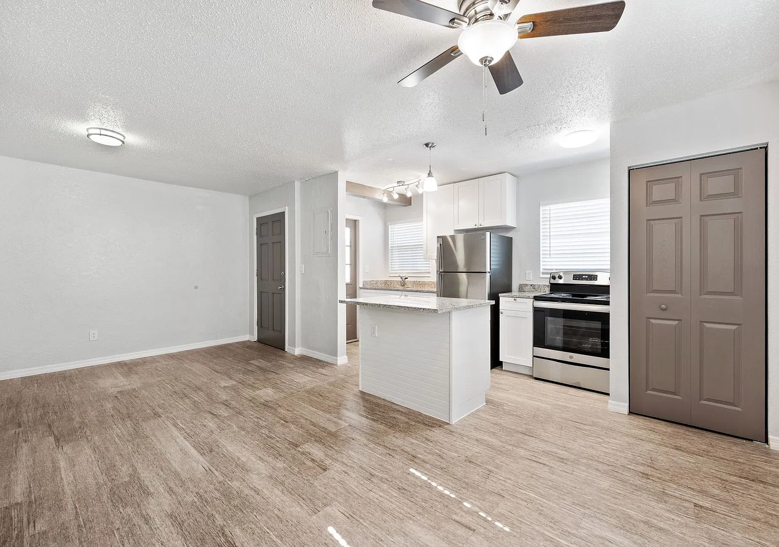 Indian River Shores Apartments — Photo 4