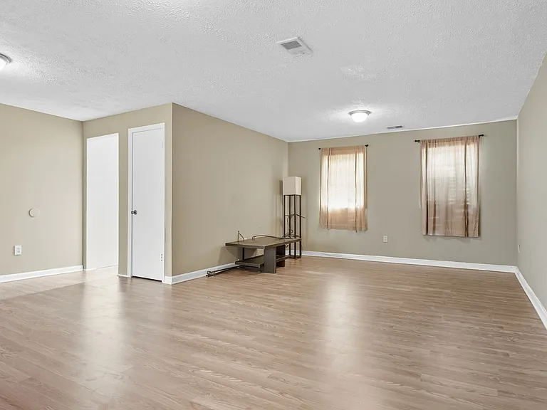 8136 Comet Dr — Photo 8