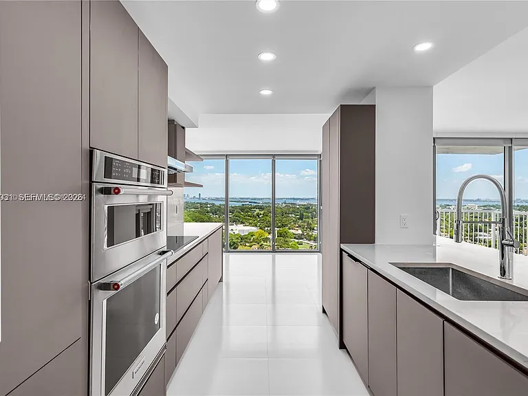2655 Collins Ave #2302 — Photo 8