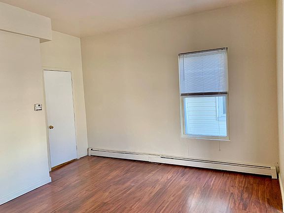 4th image of 83 Sharpe Ave
