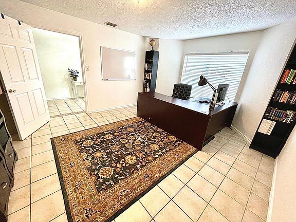 5th image of 225 Ellicott Dr