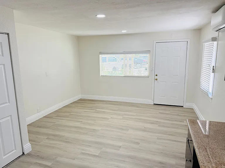 11064 San Juan St — Photo 6