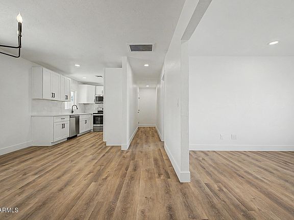 4th image of 17843 N 35TH Avenue