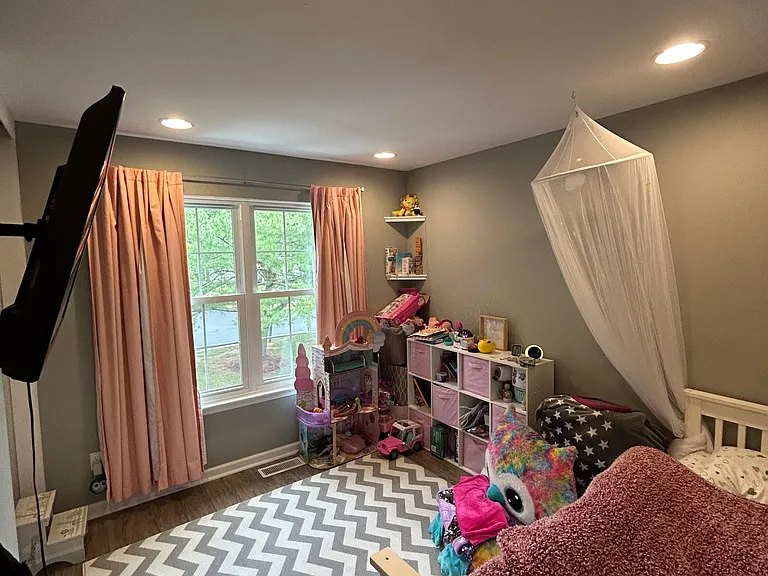 448 Saint Giles Ct — Photo 12