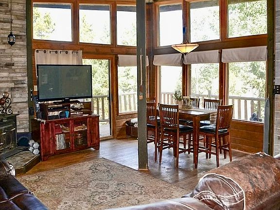 4th image of 39475 Crows Nest Dr