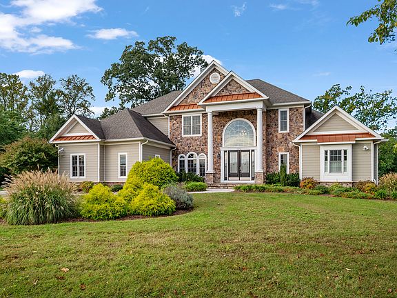 2nd image of 1576 Bay Head Rd