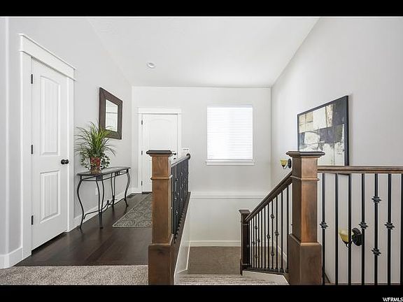 3rd image of 2509 S Lilac Ln