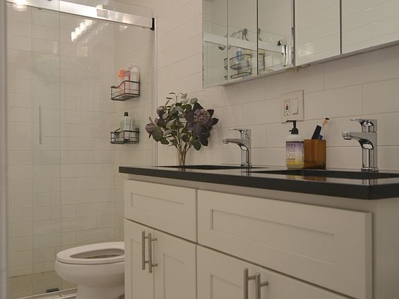 4th image of 225 E 12th St #3A