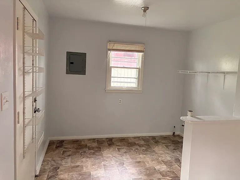 1030 Mildred Dr — Photo 3