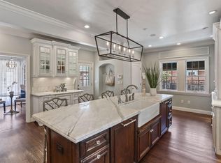 2 W Pine St, Stockton, CA