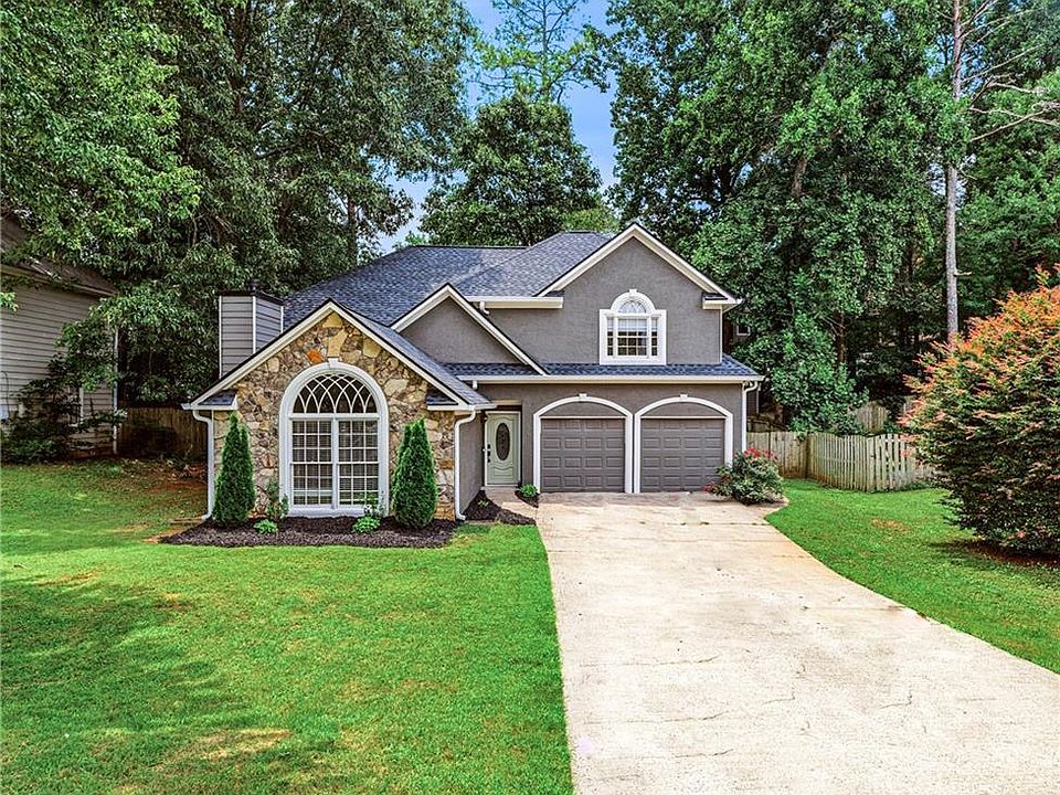 1st image of 621 Radford Cir