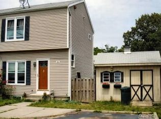215 N 3rd Ave, Bay Shore, NY 11706