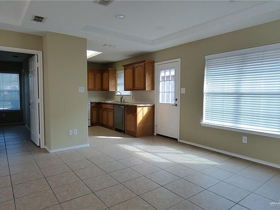 4th image of 615 S Logan Dr APT 4