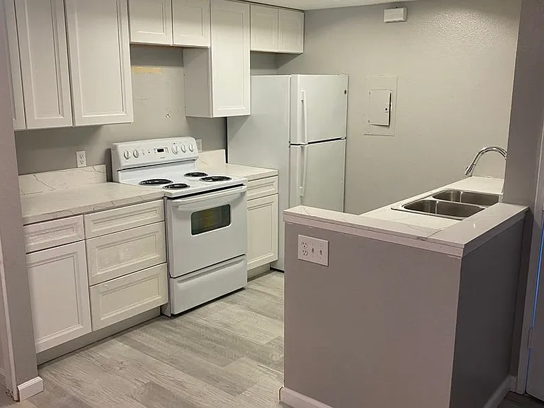 851 W San Ysidro Blvd #1 — Photo 1