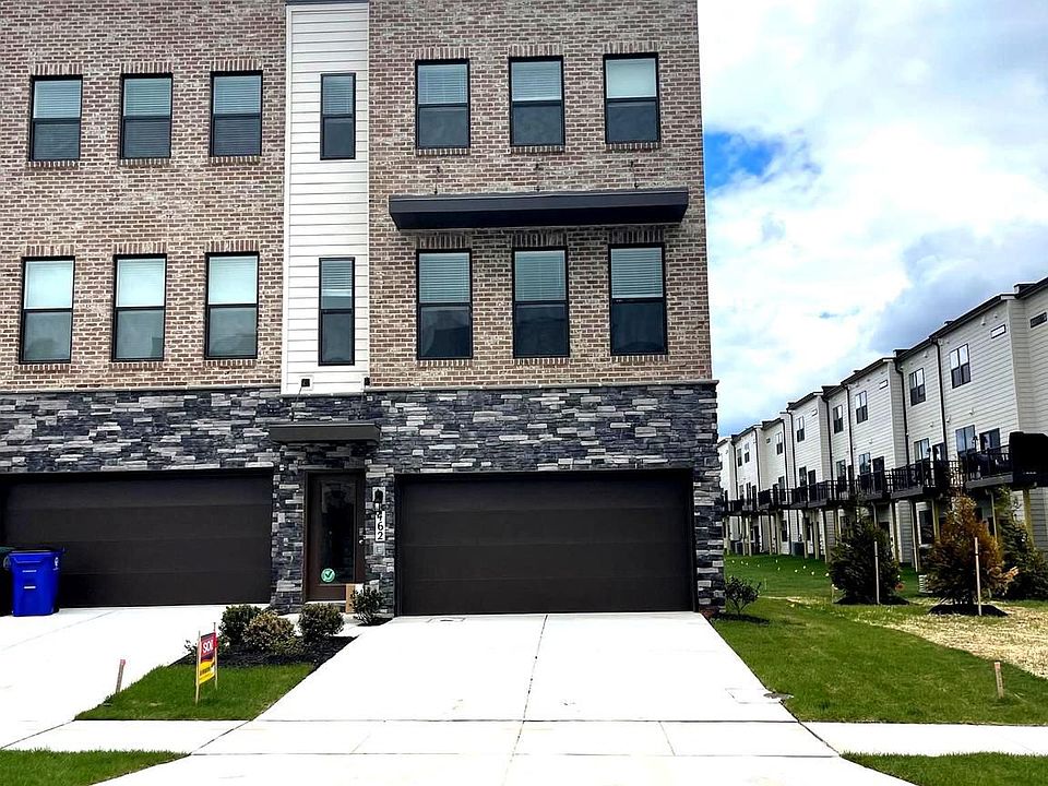 1st image of 462 Tiller St
