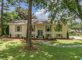 1756 Carovel Cir, Vestavia, AL 35216