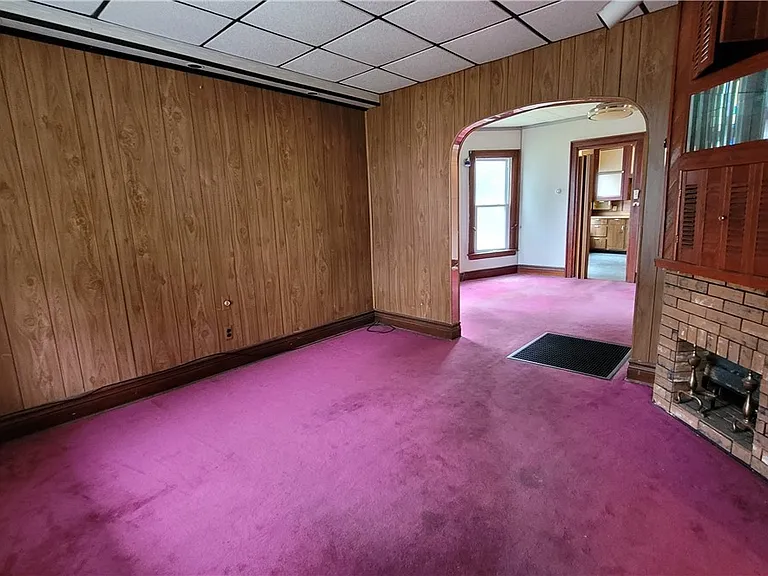 325 Box Ave — Photo 12