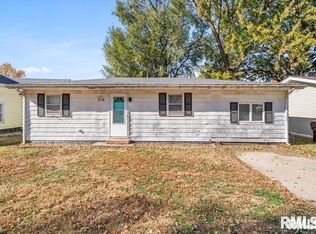 316 S Curtis St, Edinburg, IL 62531