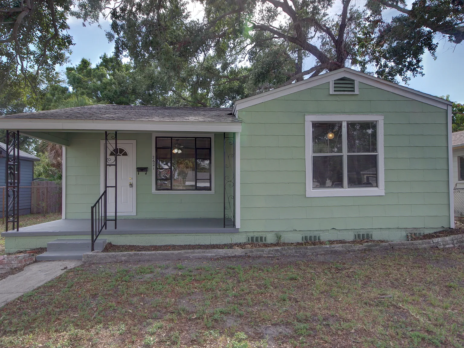 3 bed, 1114 sqft, $1,795 — Photo 1