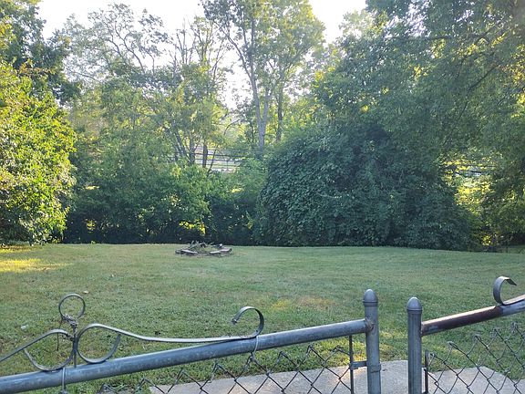 3rd image of 383 Lancelot Ln
