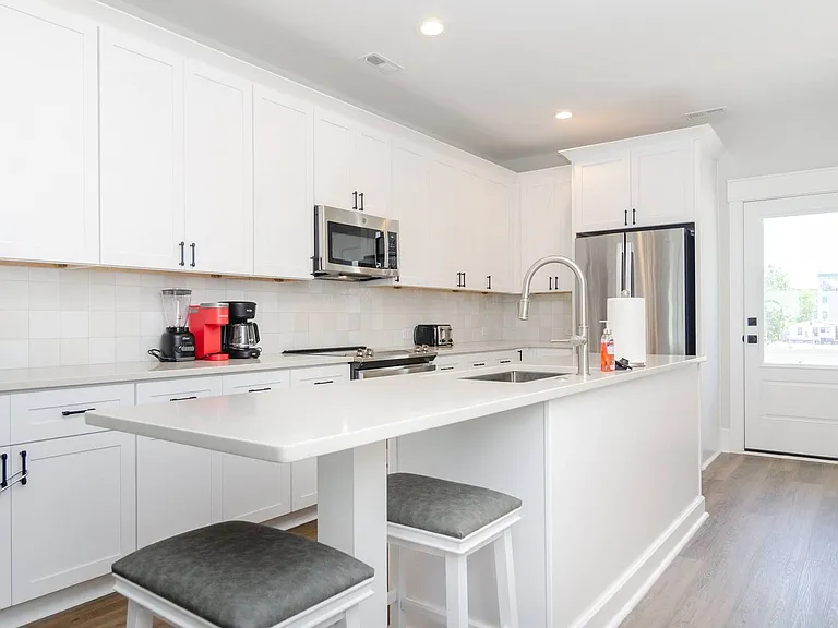 902 2nd St S #2 — Photo 4