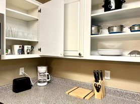 8889 Caminito Plaza Centro