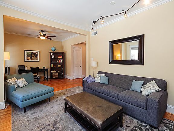3rd image of 5861 N Winthrop Ave APT 2S