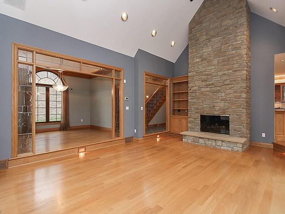 4th image of 3584 Hamilton Dr
