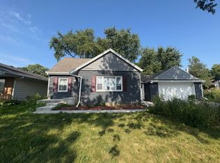 4711 N 117th St, Wauwatosa, WI 53225