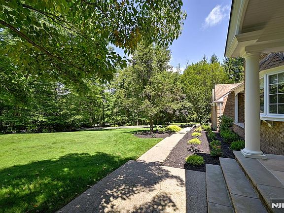 4th image of 30 Cherry Tree Lane