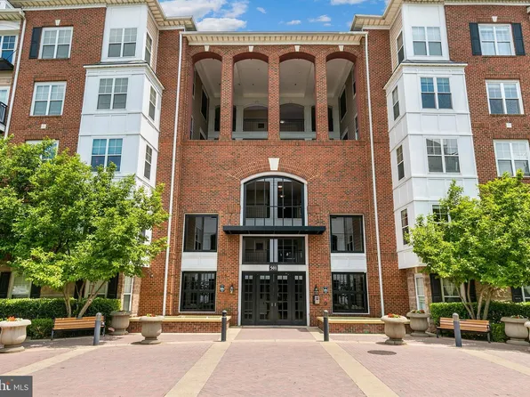 501 Hungerford Dr APT 123, Rockville, MD 20850