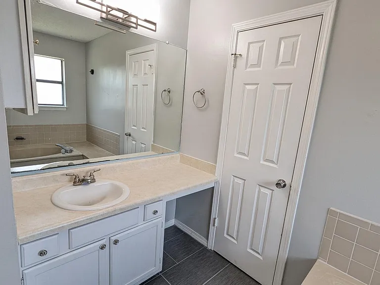 2236 Prytania Cir — Photo 12