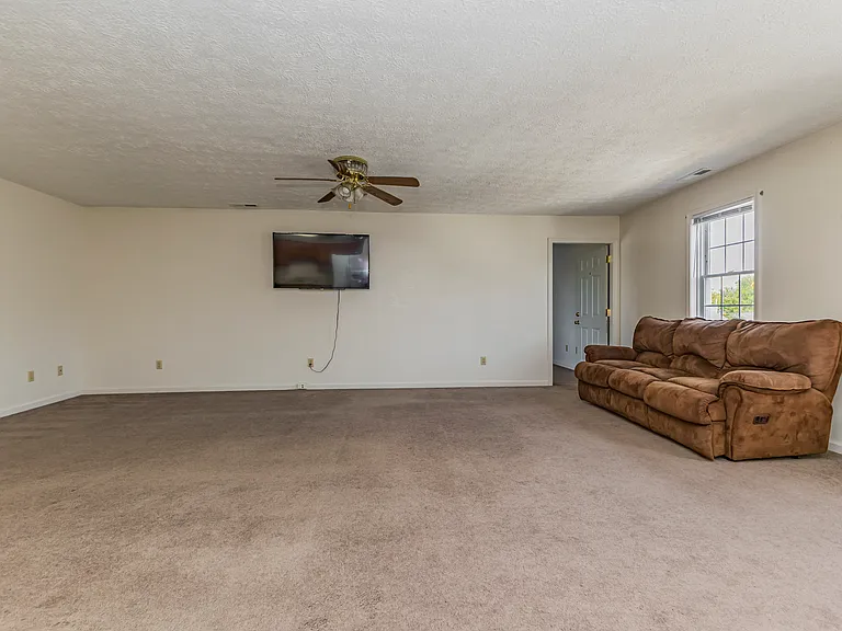 1620 W Jackson St — Photo 11