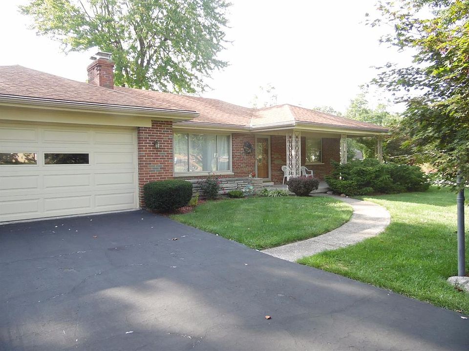 1st image of 8685 Woodview Dr