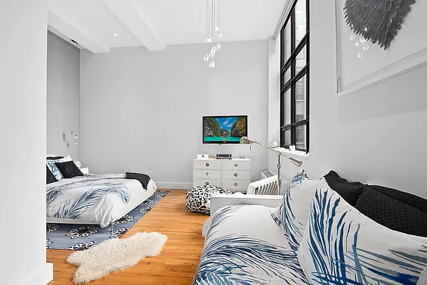 Rented by Compass | media 9