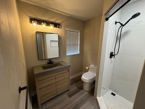 3rd image of 7320 Acorn Cir
