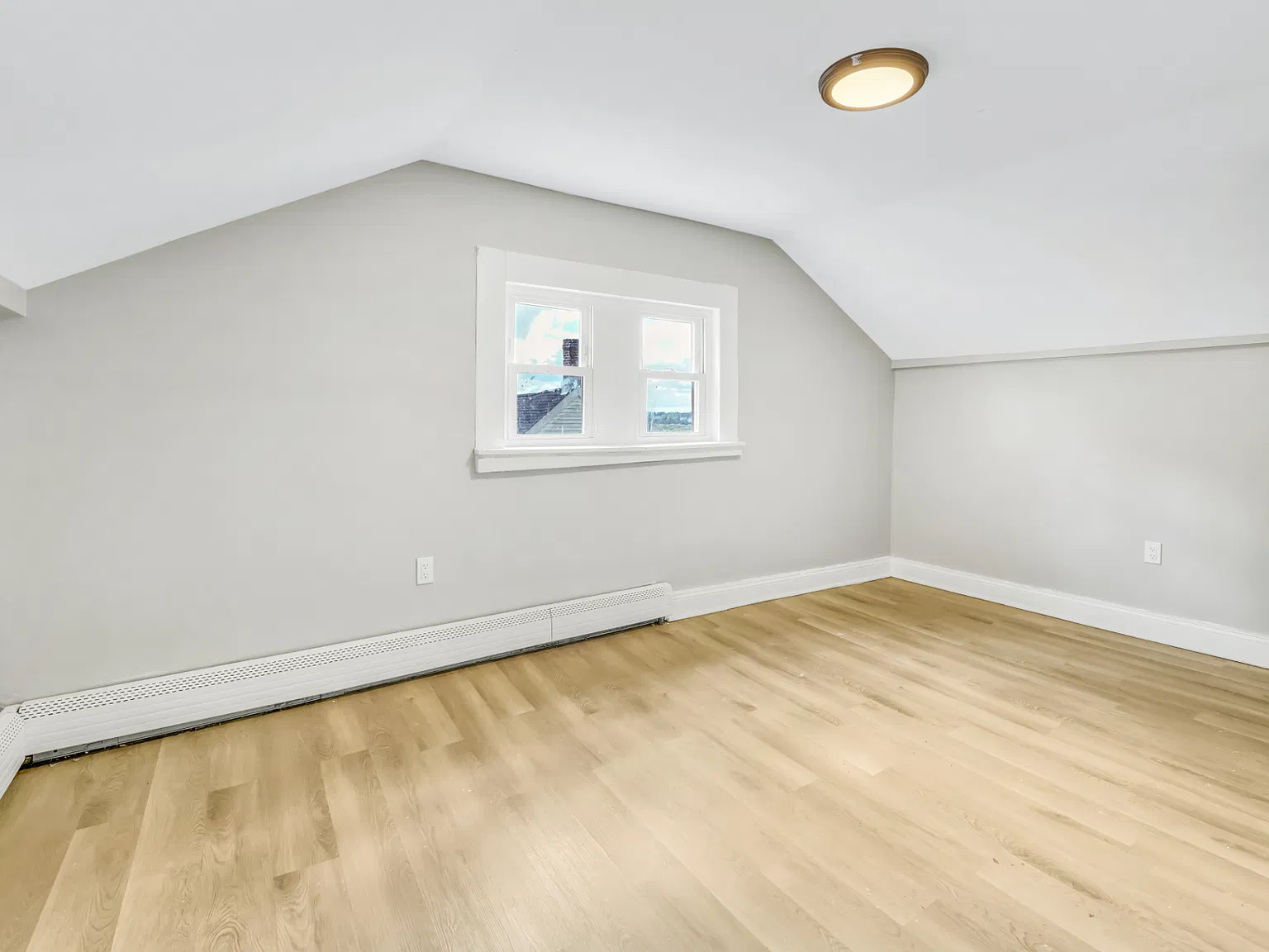 2 bed, 1.5 bath, 744 sqft, $1,400 — Photo 1