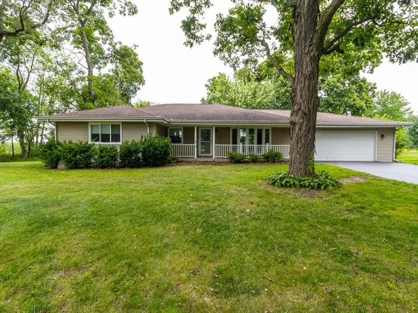3096 E Water Rd, Byron, IL 61010