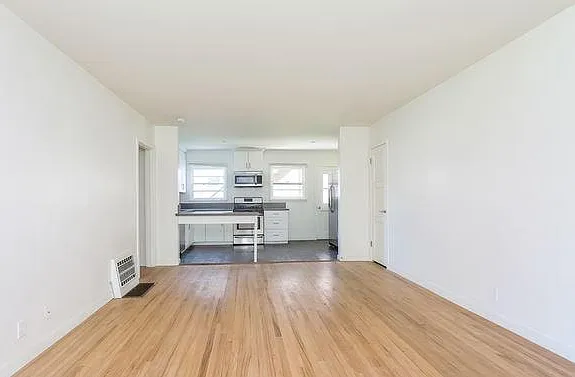 1031 Ocean Park Blvd #4 — Photo 1