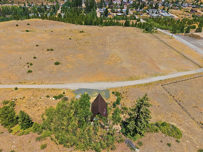 77 Snowplow Ave — Photo 37
