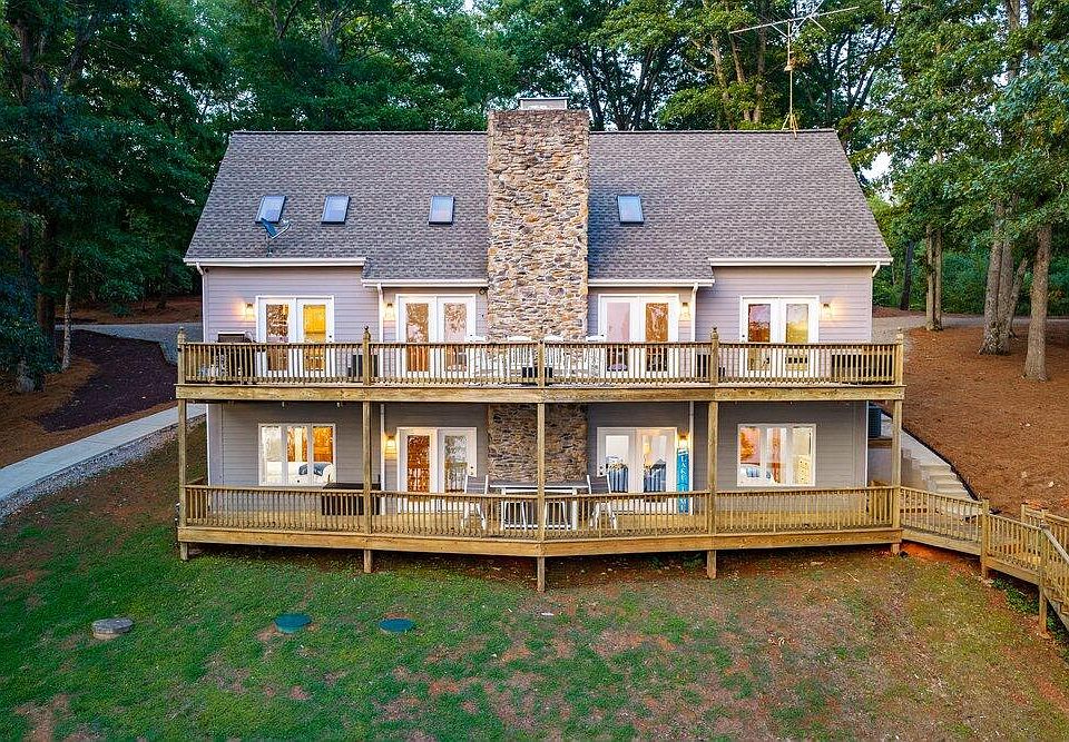 1st image of 170 Lake Forest Rd