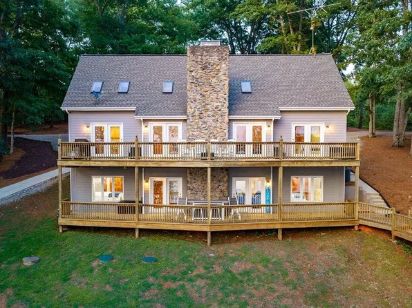 170 Lake Forest Rd, Bracey, VA 23919