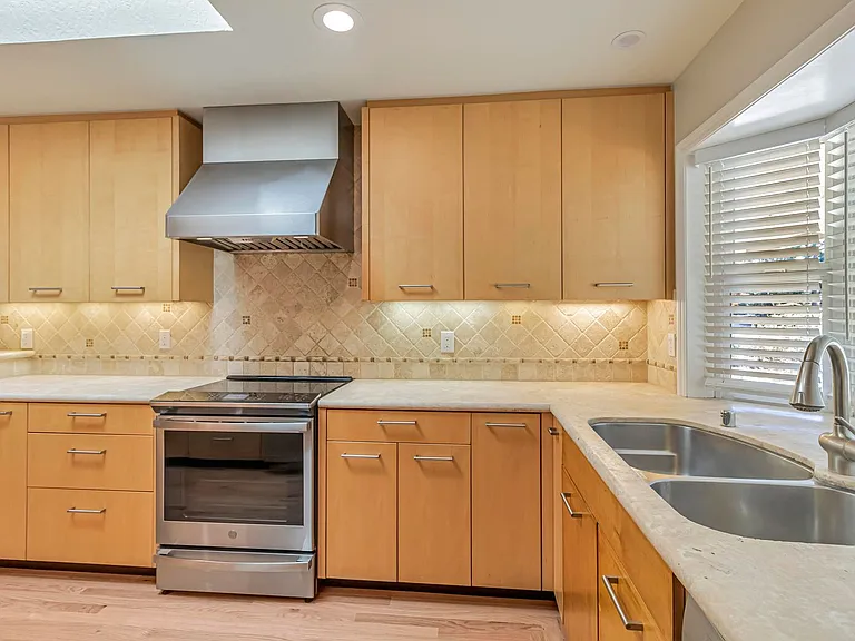 2141 Deodara Dr — Photo 3