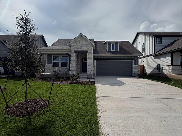 180 Coopers Hawk Crst — Photo 1