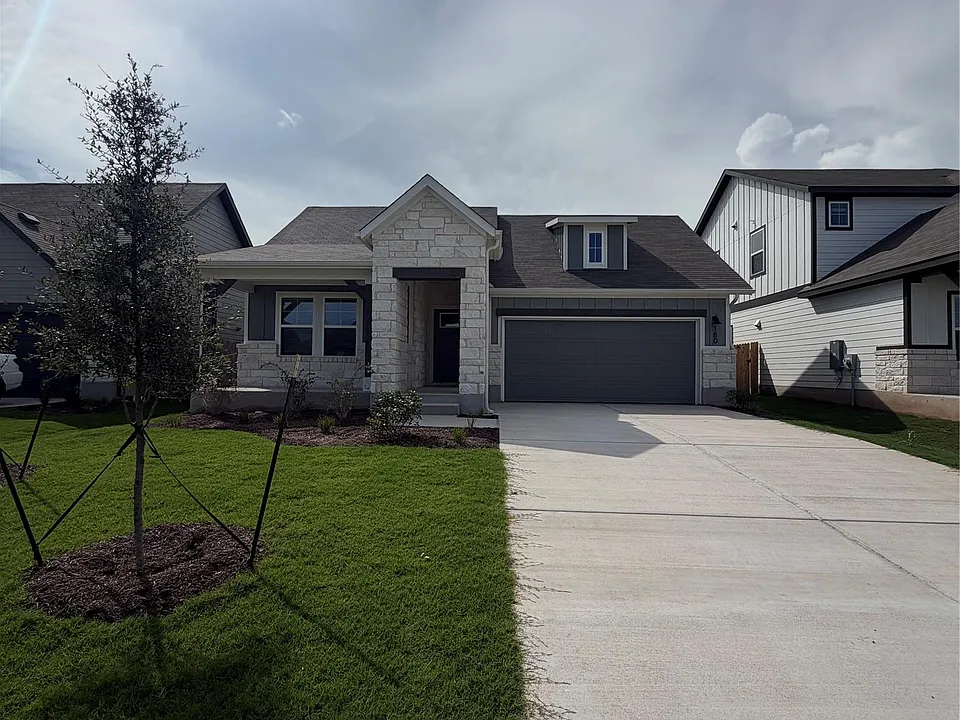 180 Coopers Hawk Crst
