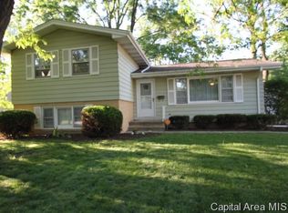 2217 Westview Dr, Springfield, IL 62704