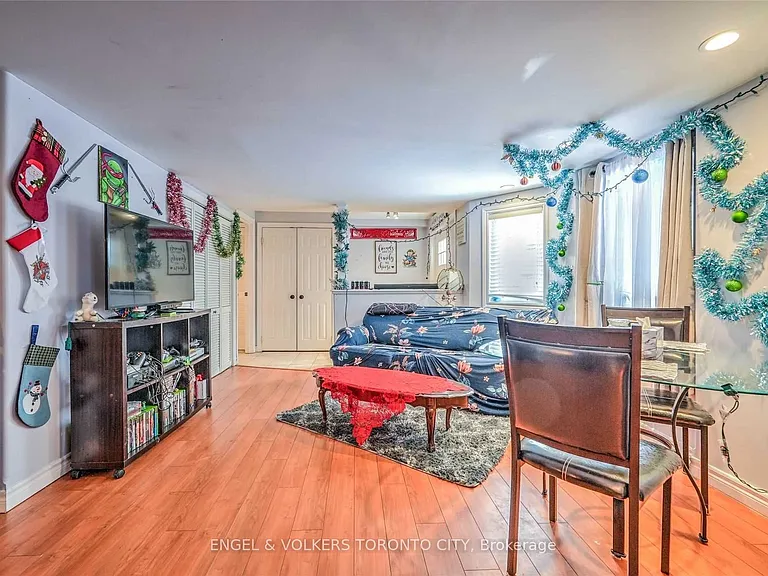 2022 Wilson St — Photo 8