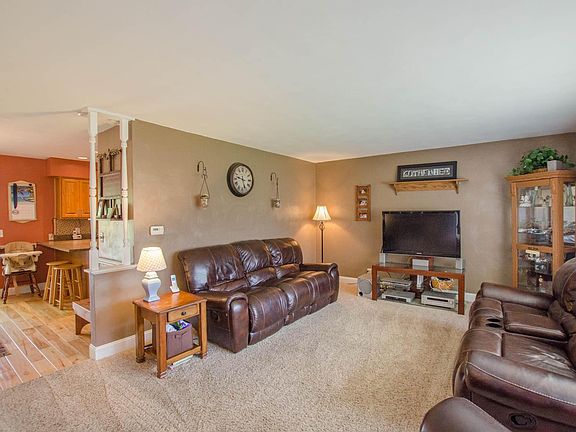 3rd image of 516 Knoll Dr SW