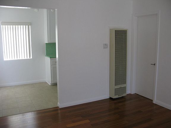 4th image of 939 Missouri St